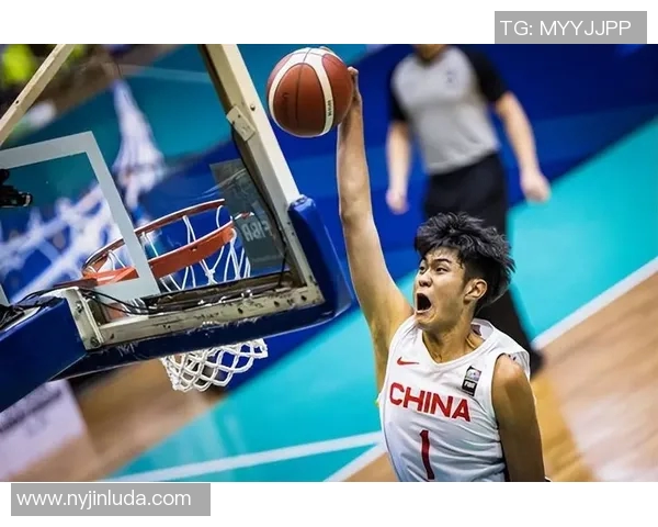 深圳篮球队耐力对比深度分析及其对比赛表现的影响探讨 深圳篮球队耐力对比深度分析及其对比赛表现的影响探讨