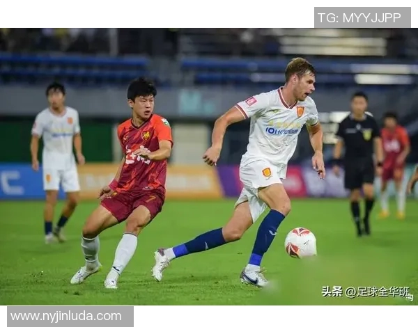 广州羽毛球队技术争议引发热议球员表现与战术选择成焦点讨论 广州羽毛球队技术争议引发热议球员表现与战术选择成焦点讨论