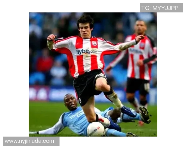 英国足球明星贝尔的传奇生涯与成就回顾