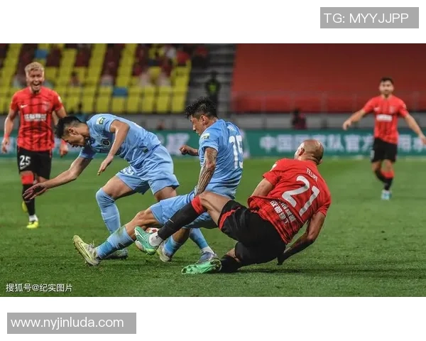 赛后分析：深圳足球队与成都足球队的表现及未来展望