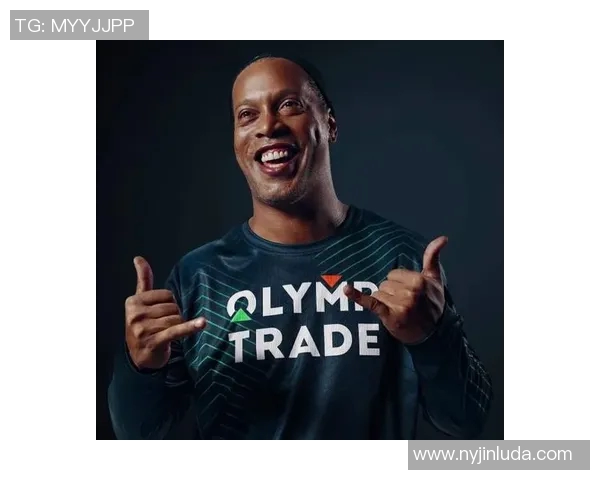 足球明星提问图片大全展示球迷互动瞬间与明星风采的精彩合集